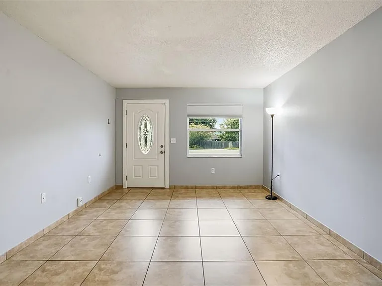 2720 S Sunrise Ct #2 — Photo 7