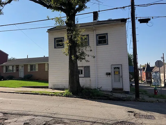 5200 Broad St photo 1