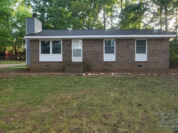 443 Park Ave, Youngsville, NC 27596