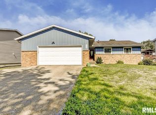 928 S Jefferson Dr, Decatur, IL 62521