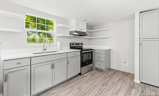 16345 FM 463 — Photo 10
