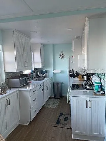 2 bed, 2.0 bath, 867 sqft, $5,300 — Photo 2
