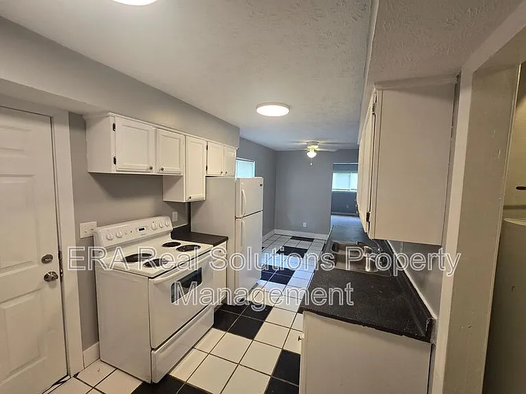 2175 Hanna Dr — Photo 3