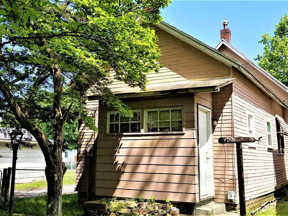 2nd image of 217 W 9th St