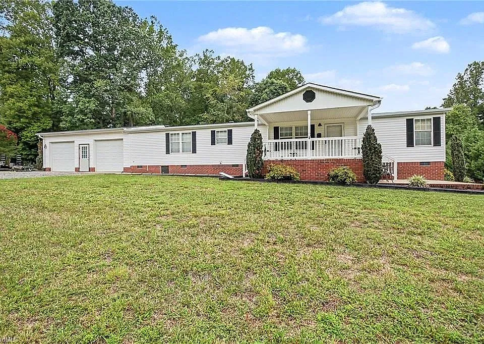 2298 Ray Loop Rd