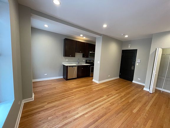 3rd image of 1202 W Granville Ave APT 216