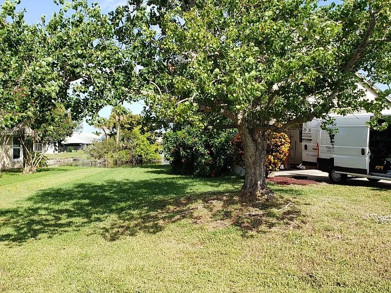 2575 Palm Lake Dr — Photo 3