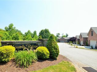 104 Ridge Ln, Coraopolis, PA 15108