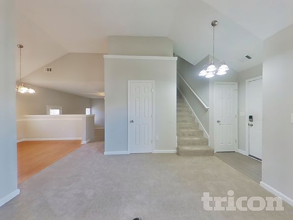 4th image of 6030 Crooked Creek Dr