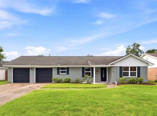 412 Inwood Dr, Baytown, TX 77521