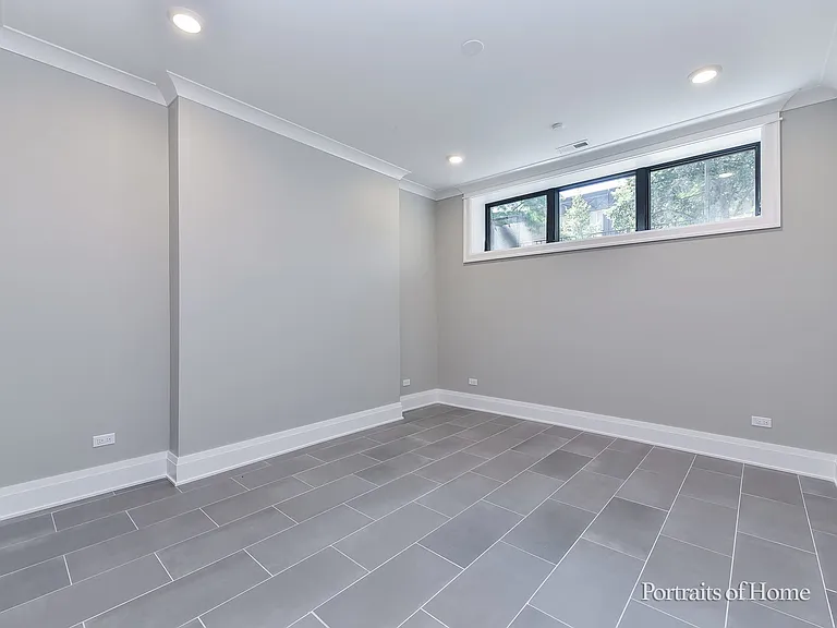 2135 N Lakewood Ave #1 — Photo 19