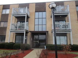 674 Pinecrest Dr APT 101, Prospect Heights, IL 60070