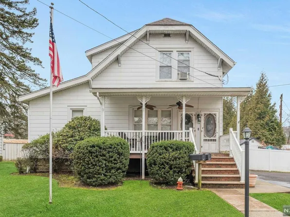 16 Brookline Ave, Westwood, NJ 07675