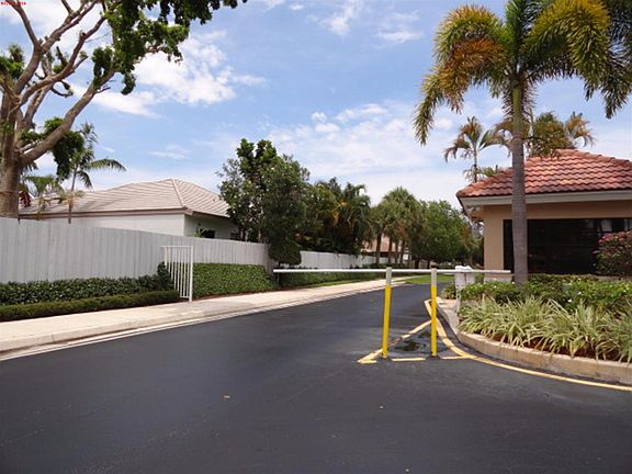 4th image of 171 Orange Dr