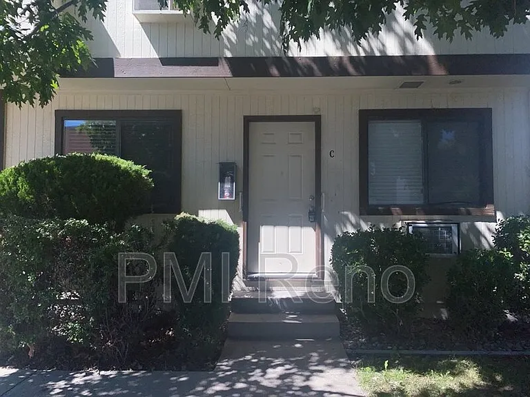 1015 Locust St #C — Photo 2