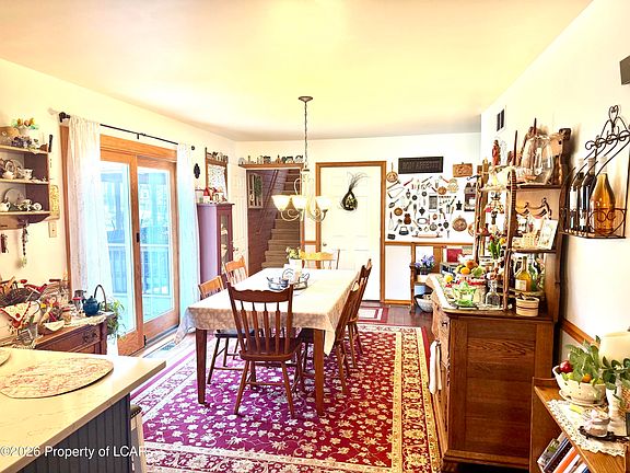 3rd image of 214 Eagle Rd