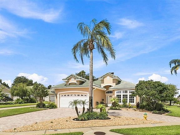 3rd image of 367 FOXHILL DRIVE