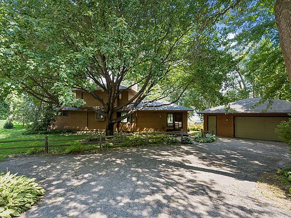 3rd image of 5525 Timber Ln