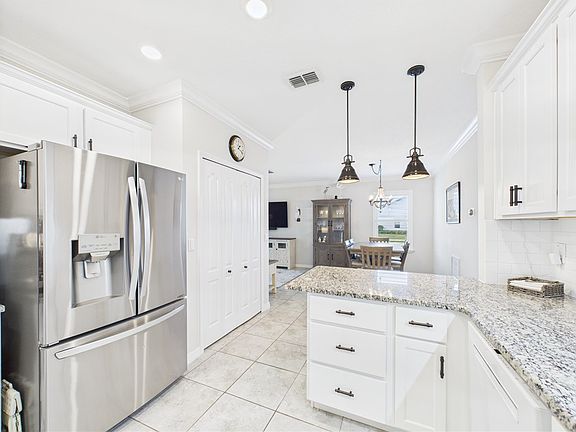 4th image of 6104 Spicewood Ln
