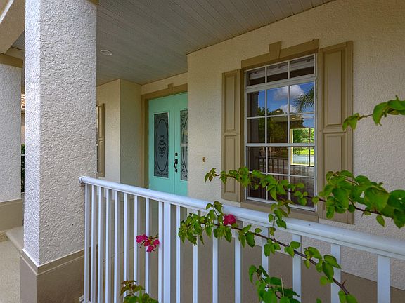 3rd image of 465 Venetian Villa Dr
