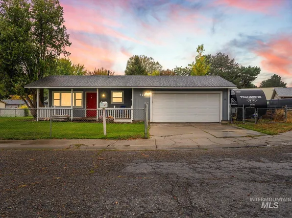 420 Oak Ct, Mountain Home, ID 83647
