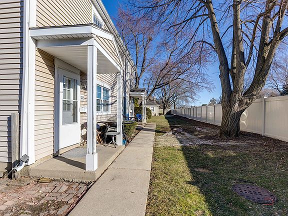 3rd image of 1213 Cypress Dr
