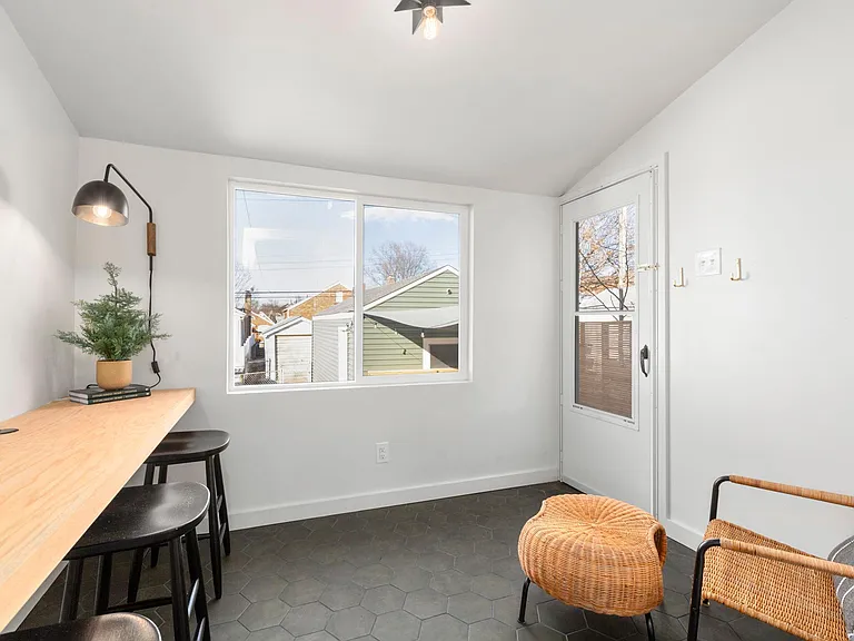 5521 Mardel Ave — Photo 9