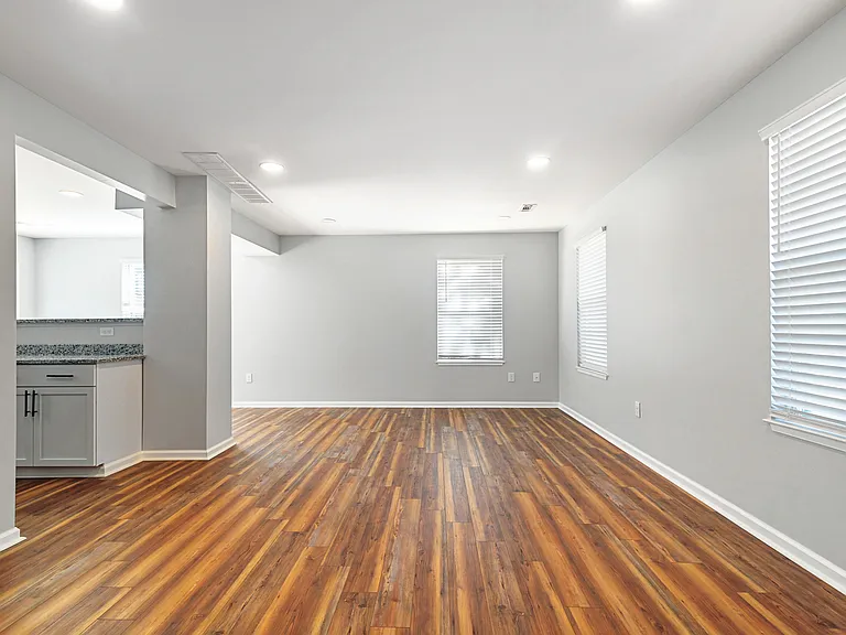 91 Traybern Blvd — Photo 8