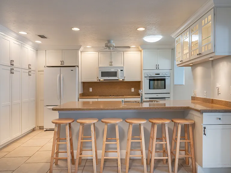 2130 Pinehurst St — Photo 6