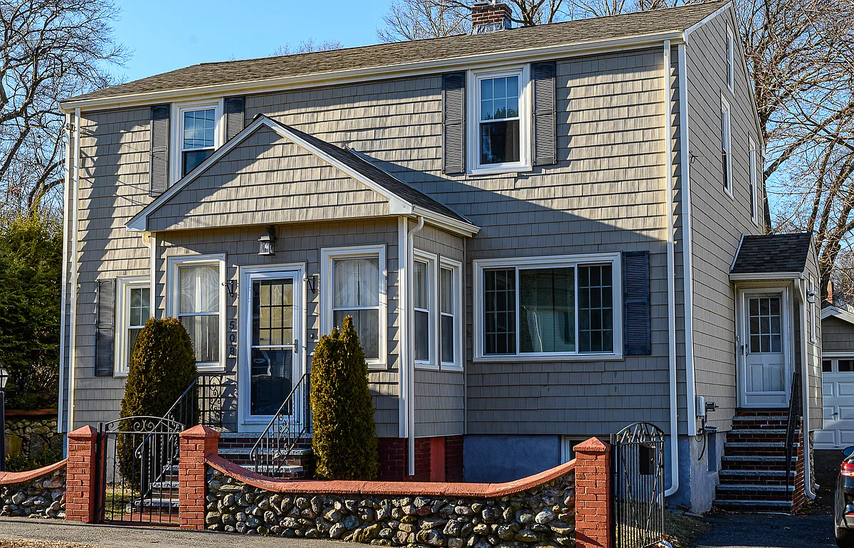 Building Photo - 508 Pleasant St