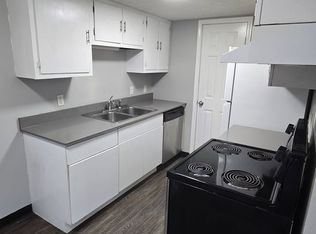 1125 Langley Rd APT 2, Waterloo, IA 50702