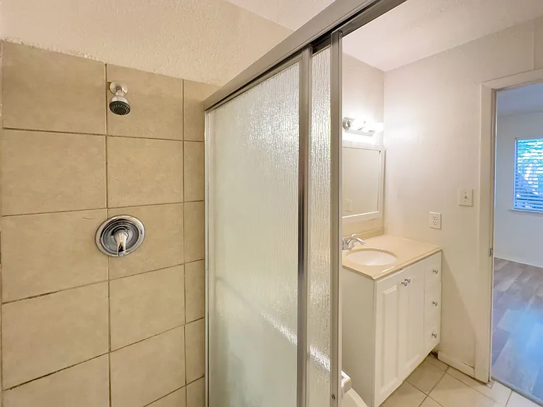 1010 W 23rd St #9 — Photo 12