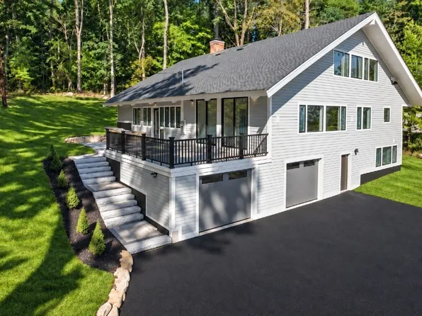 8 Irene Rd, Bedford, MA 01730