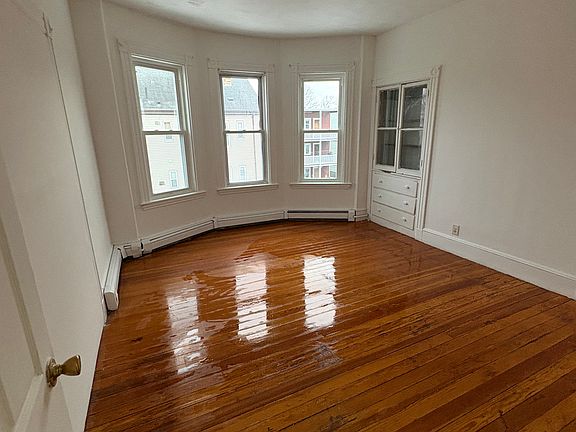 4th image of 63-65 Richfield St #3