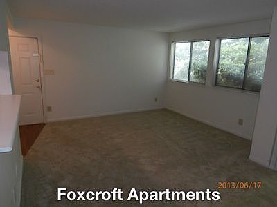 3rd image of 606 Foxcroft Ter APT A2