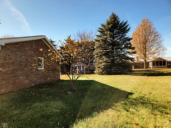 5th image of 1849 S Leland Dr