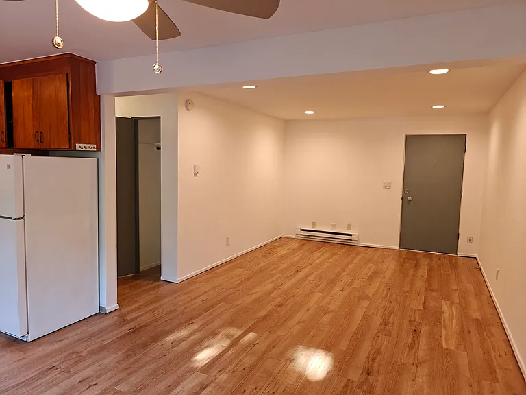 11521 26th Ave NE #13 — Photo 3