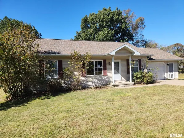 714 Mulberry St, Goreville, IL 62939