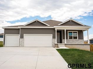 8509 184th Ter, Omaha, NE 68136