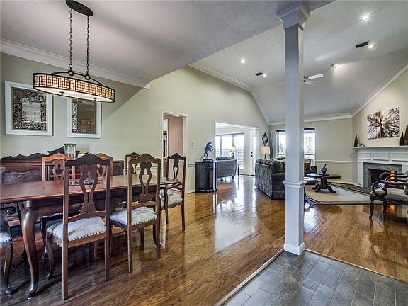 2nd image of 510 Palm Desert Dr