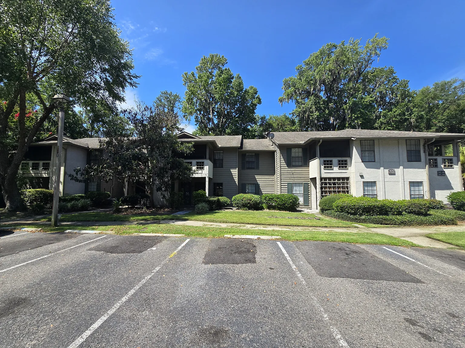 2 bed, 1030 sqft, $1,750 — Photo 2