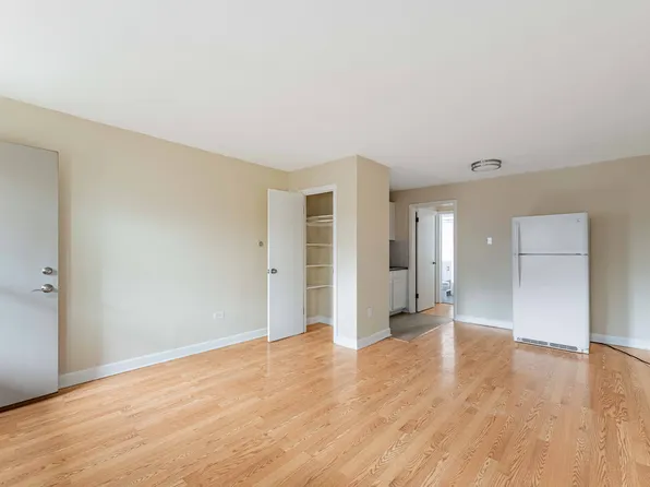 5508 W 55th St APT 8, Chicago, IL 60638