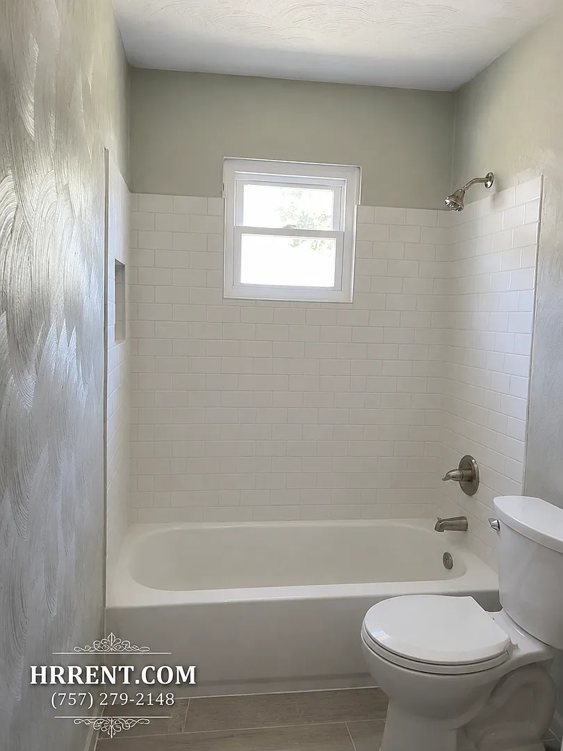 2247 Paris Street — Photo 2