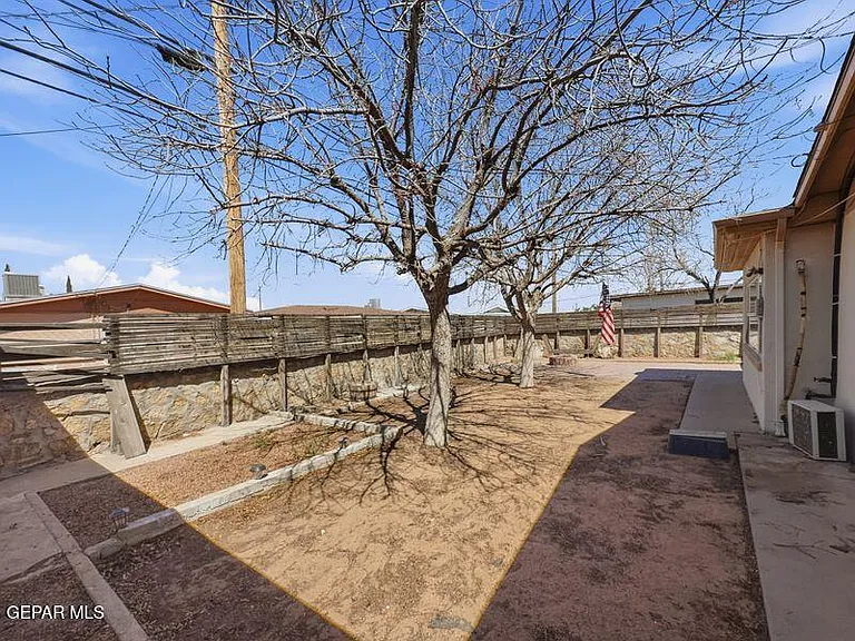 7107 Parkland Dr #1 — Photo 31