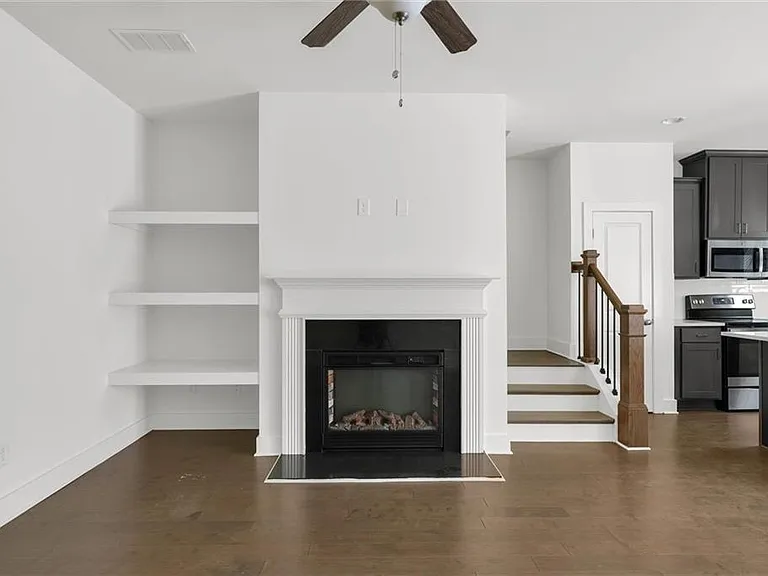 6433 Scudders Dr — Photo 5