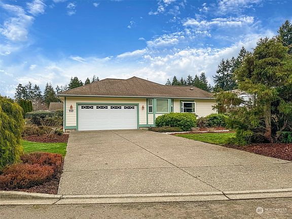 2nd image of 717 Estes Court