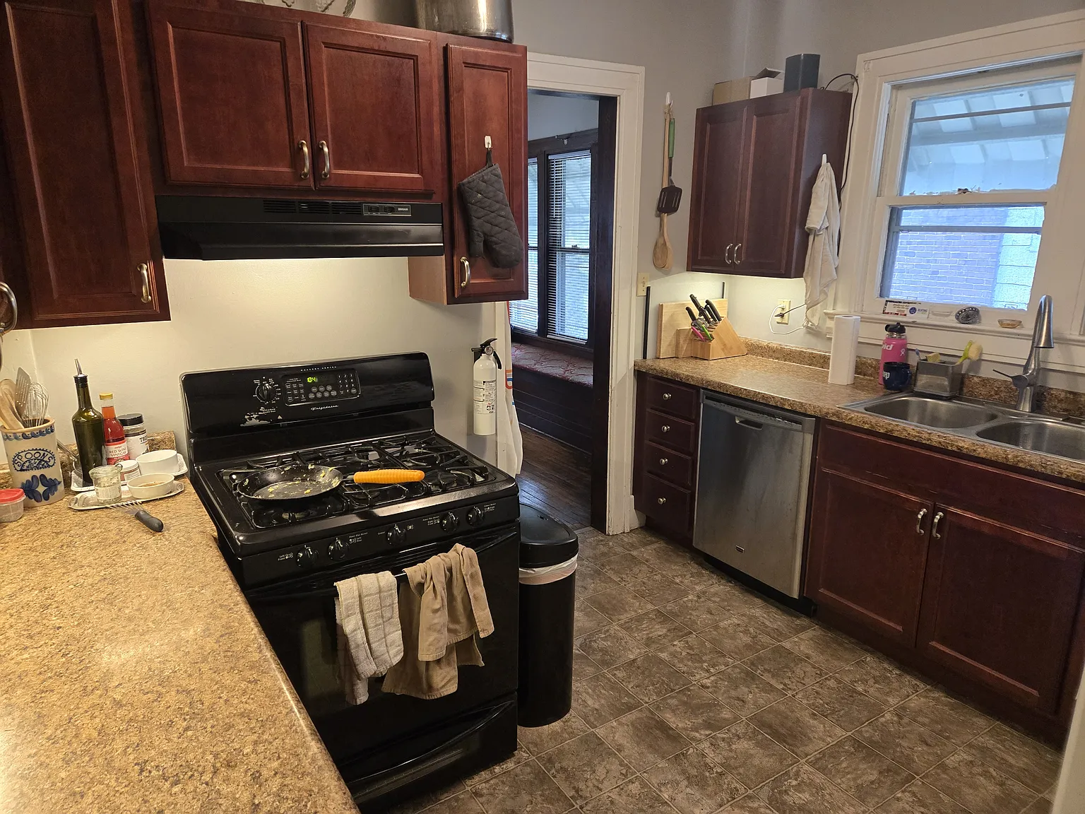 3 bed, 1750 sqft, $1,900 — Photo 3
