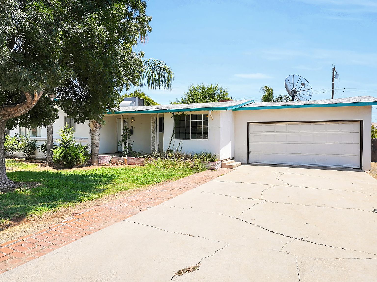 666 N Pepper Street, Woodlake, CA 93286 | Zillow
