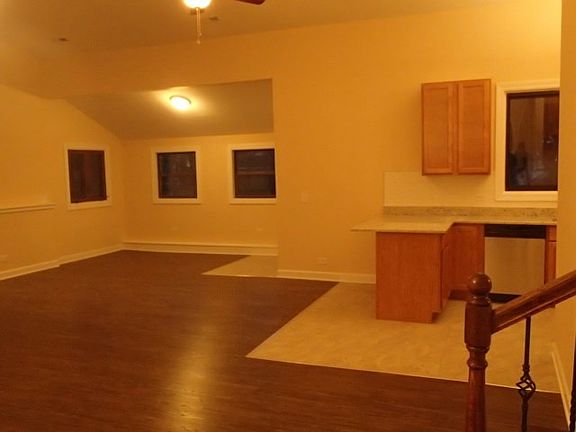 5th image of 202 E Hillcrest Ave
