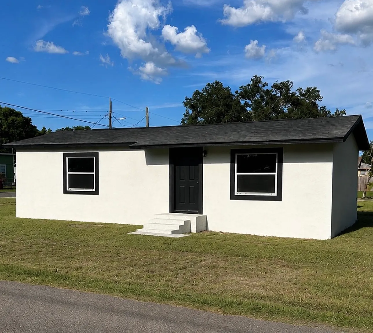 3 bed, 1130 sqft, $2,000 — Photo 1